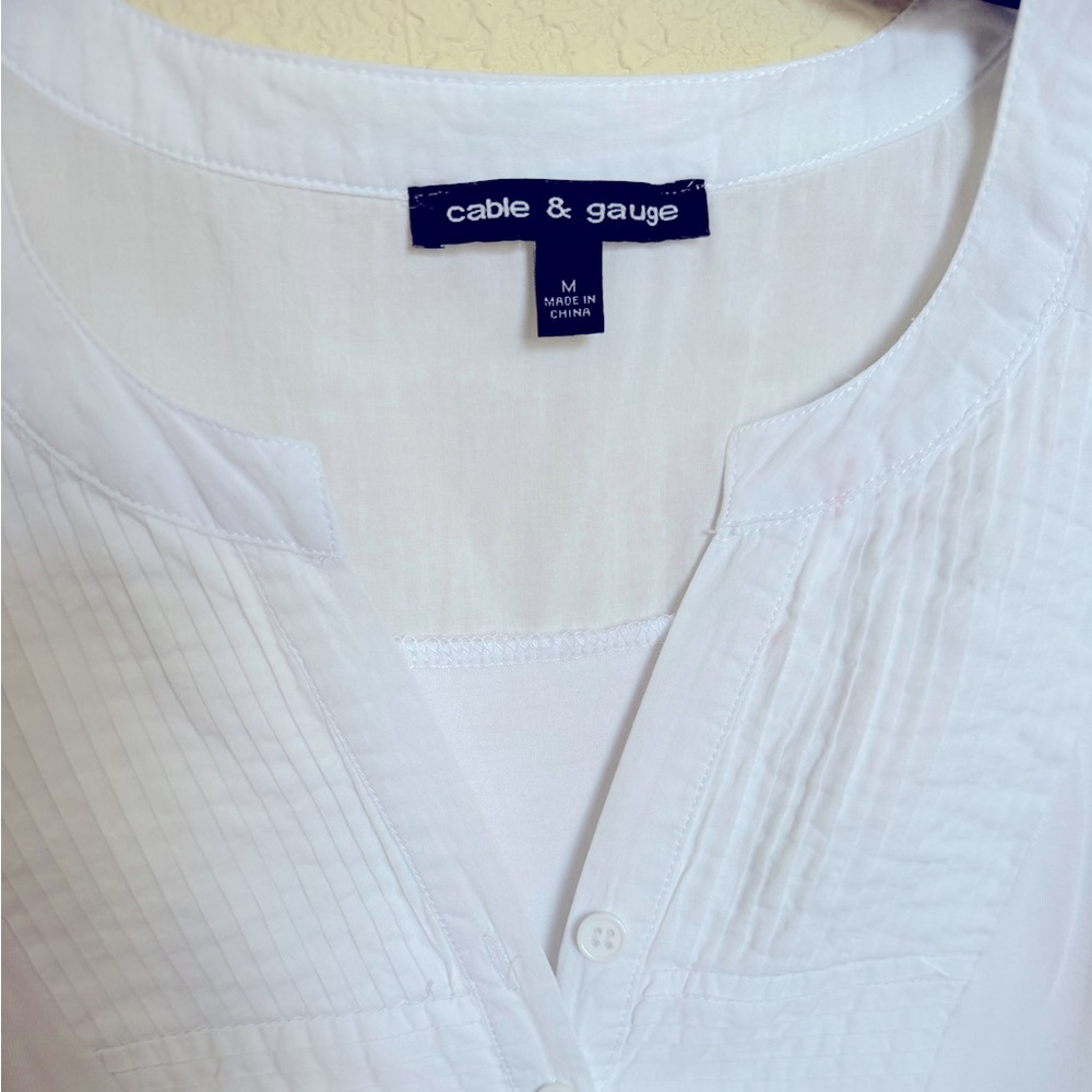 White Sleeveless Top, M🦋 - Picture 2 of 6
